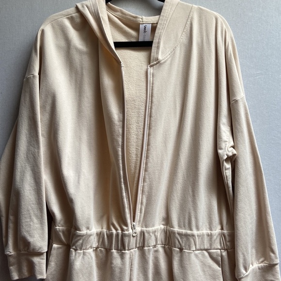 Smash and Tess Cotton Malibu Cinch Bestie Shorty Hoodie Beige Romper size XL - Picture 7 of 16
